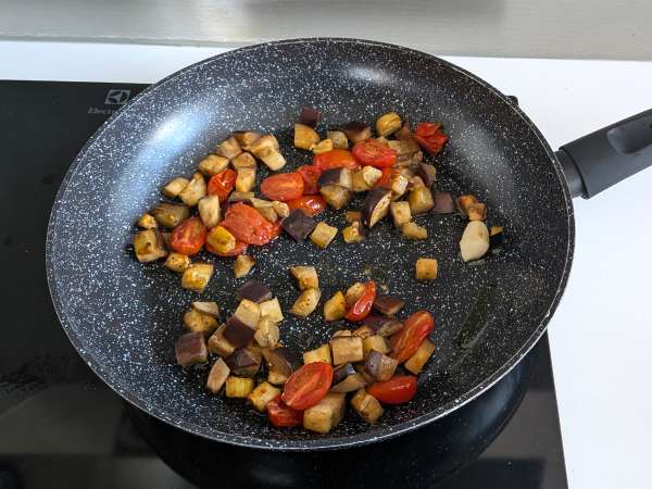 Pâtes à la crème d’aubergine et aux tomates cerises : le plat qui sent bon le soleil ! - Préparation etape 6
