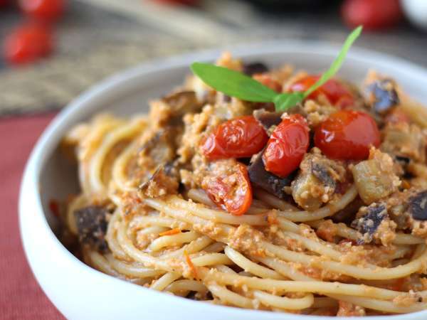 Pâtes à la crème d’aubergine et aux tomates cerises : le plat qui sent bon le soleil ! - Préparation etape 9