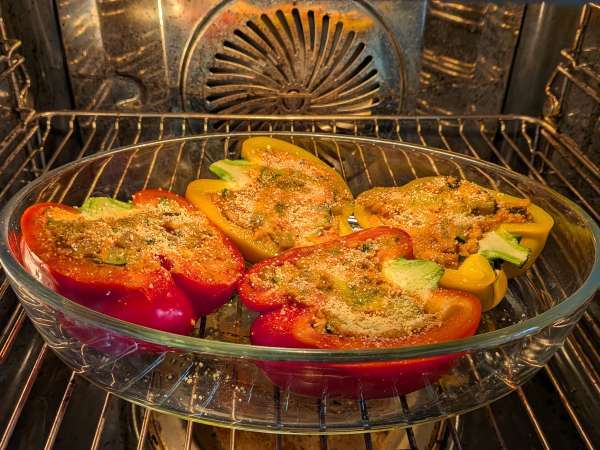 Poivrons farcis végétariens au four : la recette facile et savoureuse ! - Préparation etape 8