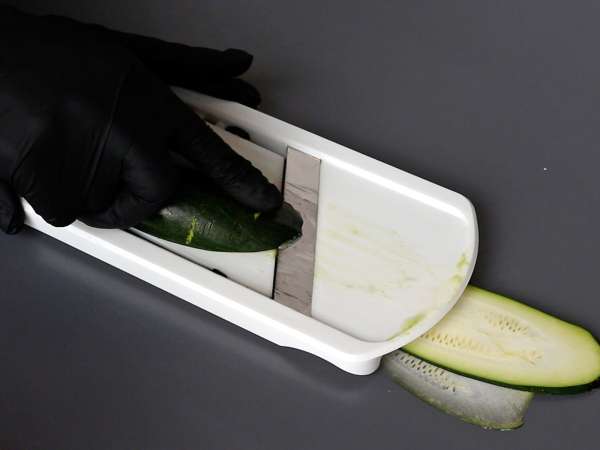 Tarte pesto et courgette : la recette facile qui sent bon l’été ! - Préparation etape 1