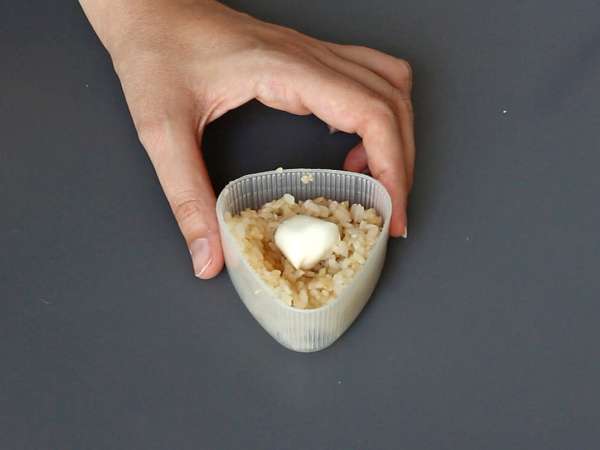 Onigiri grillés garnis de fromage fondant: vous allez les dévorer! - Préparation etape 6