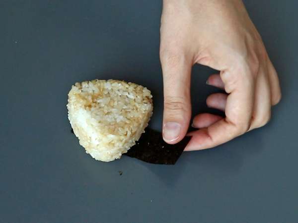 Onigiri grillés garnis de fromage fondant: vous allez les dévorer! - Préparation etape 9