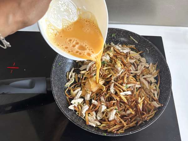 Frango à Brás : le plat portugais parfait pour utiliser un reste de poulet - Préparation etape 11
