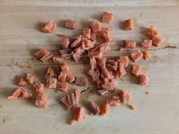 Pâtes paccheri et leur sauce crémeuse au saumon et safran - Préparation etape 1