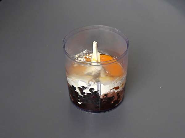 Fondant au chocolat protéiné : la recette à la whey facile à préparer - Préparation etape 1