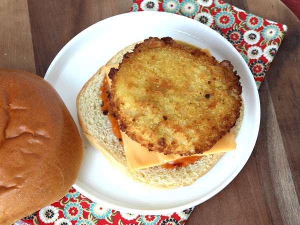 Burger au poulet pané à la coréenne : croustillant, épicé et ultra gourmand - Préparation etape 5
