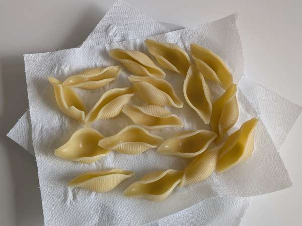 Conchiglioni farcis froids à la stracciatella : la recette fraîche et chic de l’été - Préparation etape 5