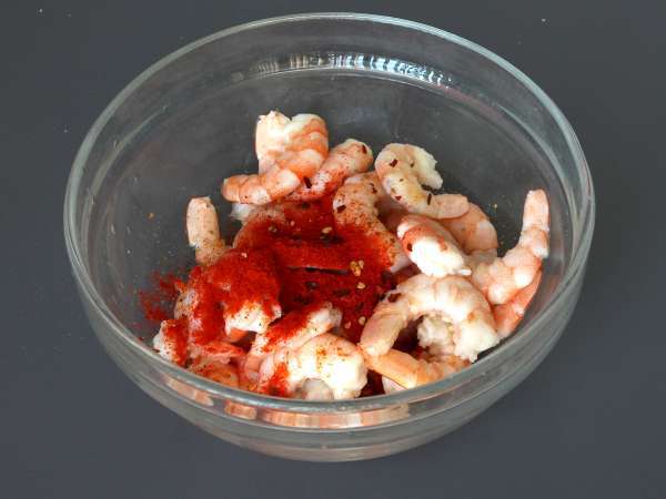Salade crevettes mangue : fraîche, exotique et parfaite pour l’été - Préparation etape 1