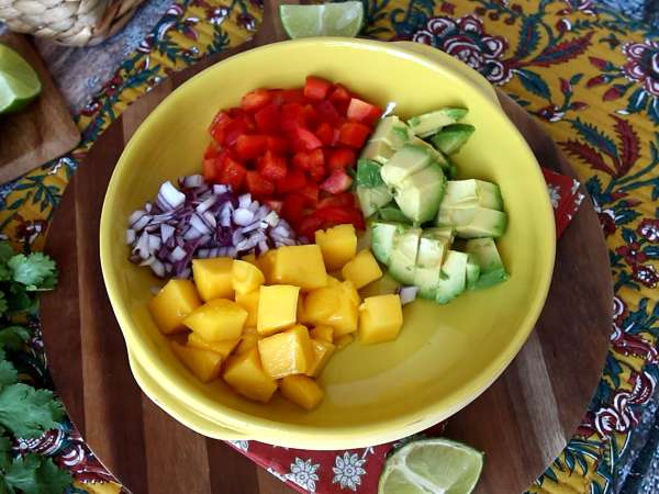 Salade crevettes mangue : fraîche, exotique et parfaite pour l’été - Préparation etape 2