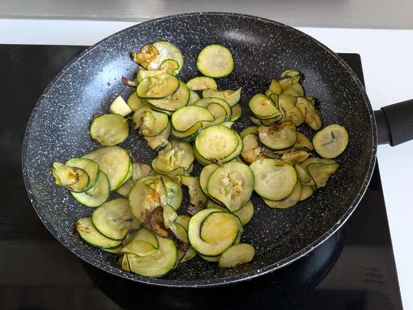 Pâtes aux courgettes et au speck - Préparation etape 3