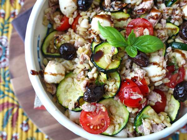 Salade de blé au thon et mozzarella : fraîche, complète et parfaite pour l’été - Préparation etape 9