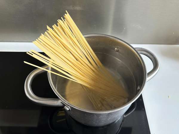Spaghetti aux sardines : la recette facile et économique ! - Préparation etape 1