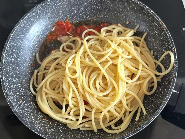 Spaghetti aux sardines : la recette facile et économique ! - Préparation etape 6
