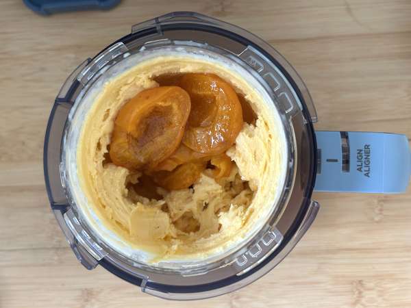Glace aux abricots rôtis avec la Ninja Creami - Préparation etape 9