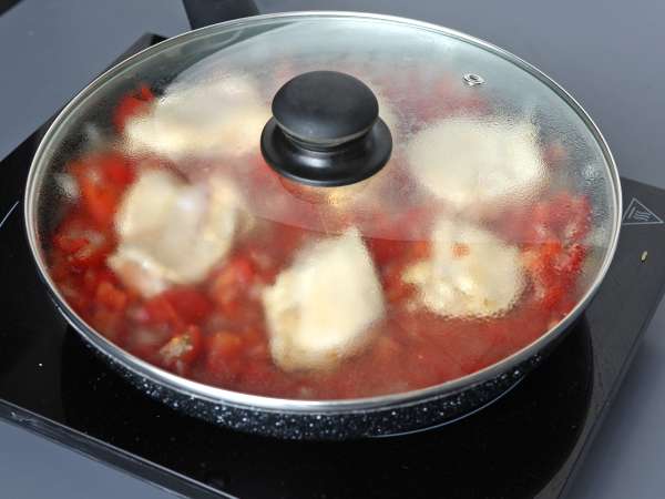One pot au poulet, riz à la tomate et au poivron - Préparation etape 7