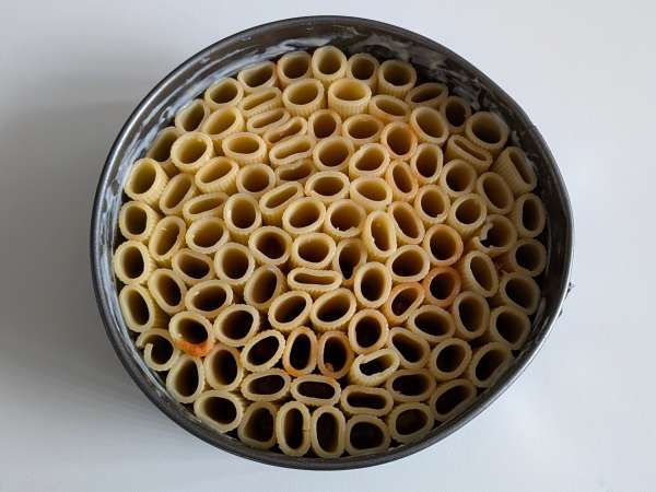 Timbale de rigatoni au four à la saucisse, à la béchamel et à la mozzarella - Préparation etape 9
