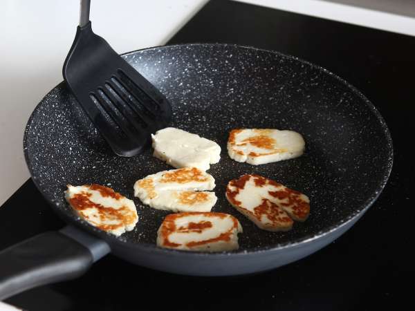 Salade de betteraves au halloumi grillé - Préparation etape 7
