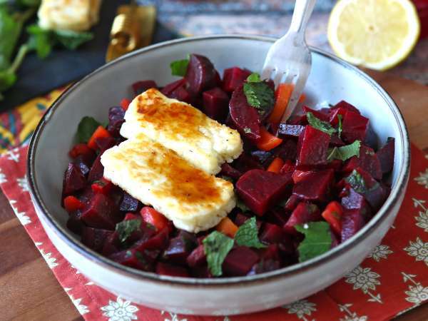 Salade de betteraves au halloumi grillé - Préparation etape 9
