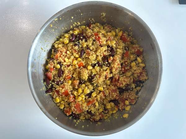 Salade protéinée de quinoa aux haricots rouges et maïs - Préparation etape 6