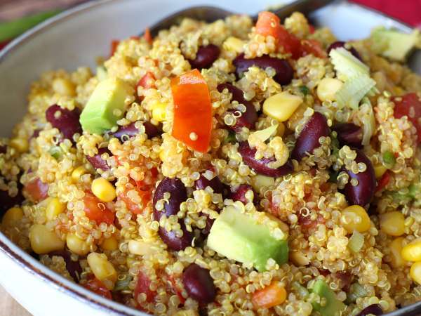 Salade protéinée de quinoa aux haricots rouges et maïs - Préparation etape 8