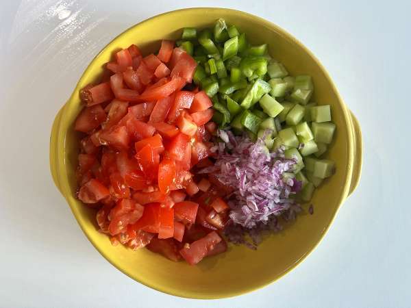 Salade de lentilles, feta et edamame aux légumes croquants - Préparation etape 1
