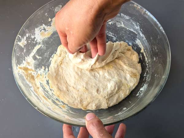 Focaccia moelleuse aux tomates cerises, aux olives et à l'origan - Préparation etape 5