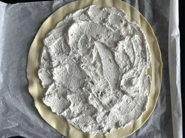 Tarte fine aux figues, brie et noix - Préparation etape 5