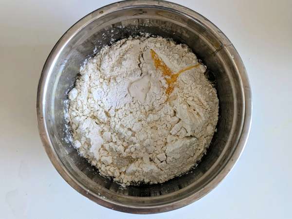 Gâteau aux poires facile et moelleux aux amandes - Préparation etape 2