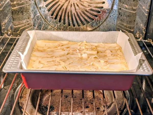 Gâteau aux poires facile et moelleux aux amandes - Préparation etape 8