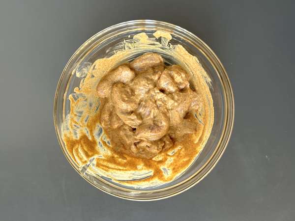 Shawarma de poulet au Air Fryer, pita et sauce tahini - Préparation etape 2