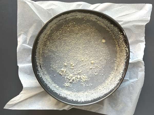 Quiche sans pâte aux épinards et gouda - Préparation etape 1