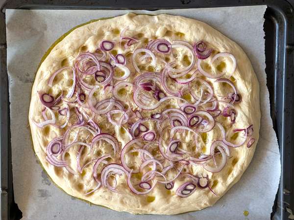 Focaccia aux oignons et au romarin - Préparation etape 10