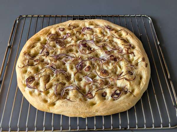 Focaccia aux oignons et au romarin - Préparation etape 12