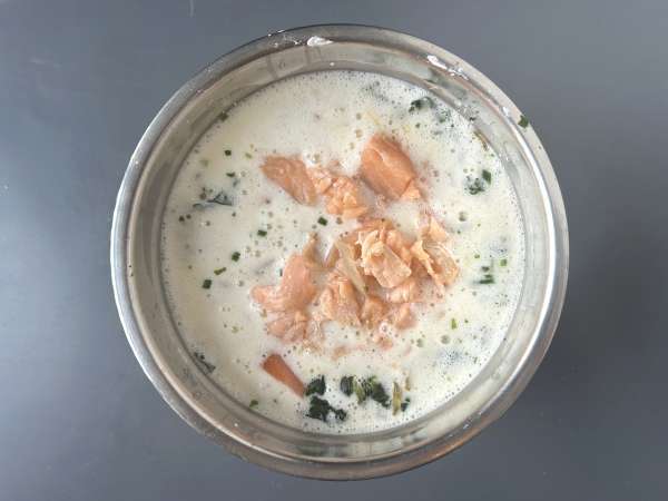 Quiche sans pâte au saumon, épinards et cottage cheese - Préparation etape 6