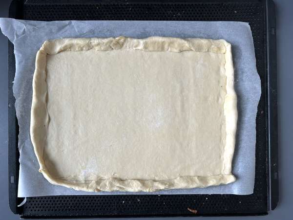 Zwiebelkuchen : la tarte allemande aux oignons fondants et lardons - Préparation etape 8