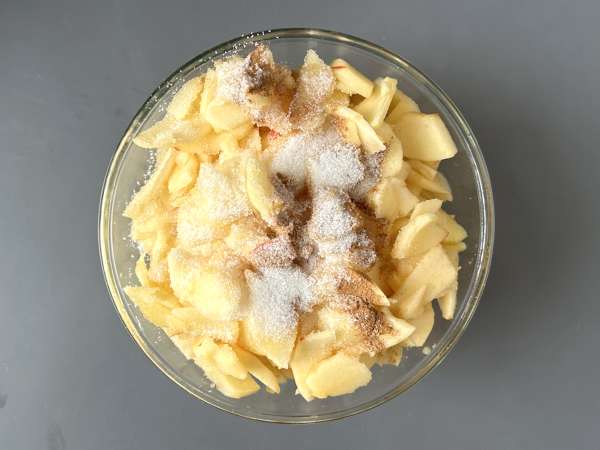 Gâteau aux pommes ultra moelleux et streusel croustillant - Préparation etape 4