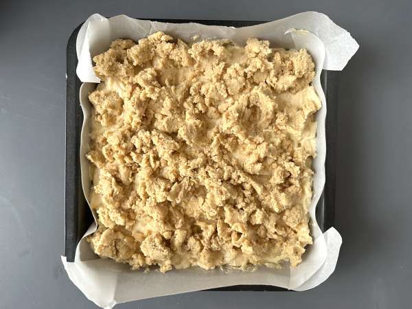 Gâteau aux pommes ultra moelleux et streusel croustillant - Préparation etape 6