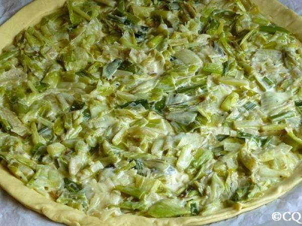 Pizza blanche aux poireaux, moules et 3 fromages - Préparation etape 5