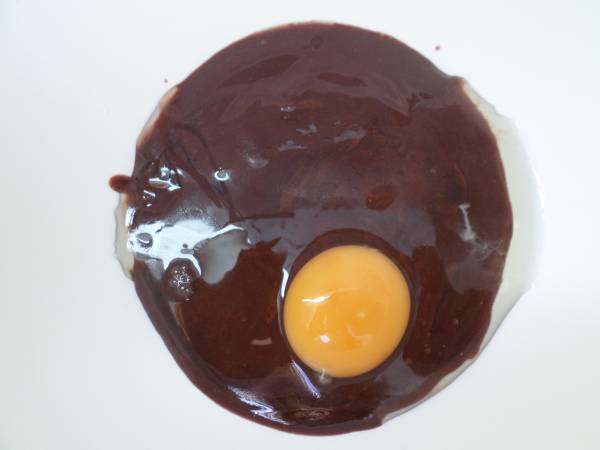 Fondant au chocolat au coeur coulant (Pâques) - Préparation etape 2