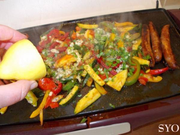 Tortillas aux poivrons et saucisses, de Mamigoz, à la plancha - Préparation etape 3