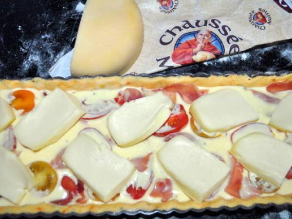 Tarte Serrano, Tomates & Chaussée aux Moines {Pâte brisée Piment d’Espelette & T - Préparation etape 2