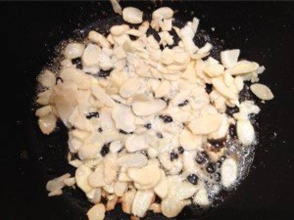 Chaussons pommes, miel, amandes - Préparation etape 3