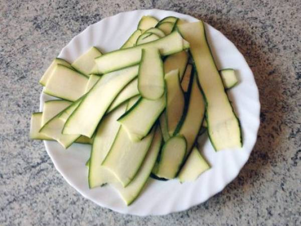 Tagliatelles de Konjac aux courgettes, jambon et chèvre - Préparation etape 2