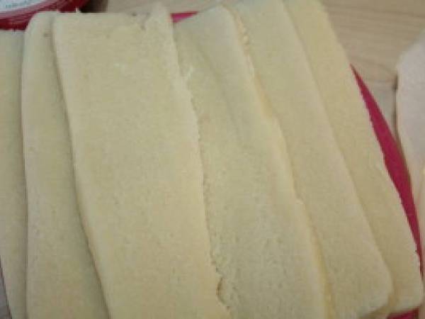 Feuilletés de massepain aux cerises du nord - Préparation etape 1