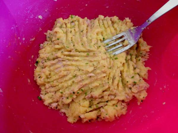 Galettes de pommes de terre au thon - Préparation etape 2