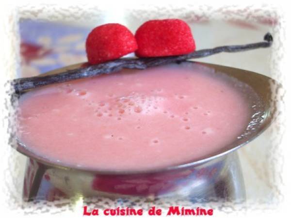 Crème anglaise aux fraises Tagada - Préparation etape 7