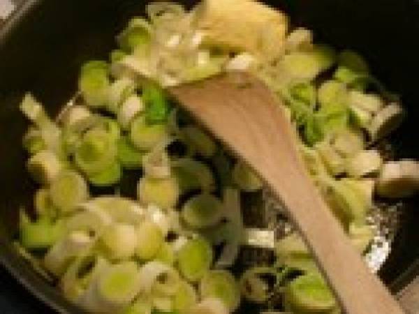 Noix de St Jacques sur un lit de Poireaux-Courgette - Préparation etape 1