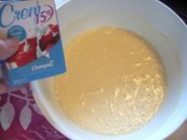 Flan pâtissier violet !! où comment liquider des myrtilles surgelées - Préparation etape 2