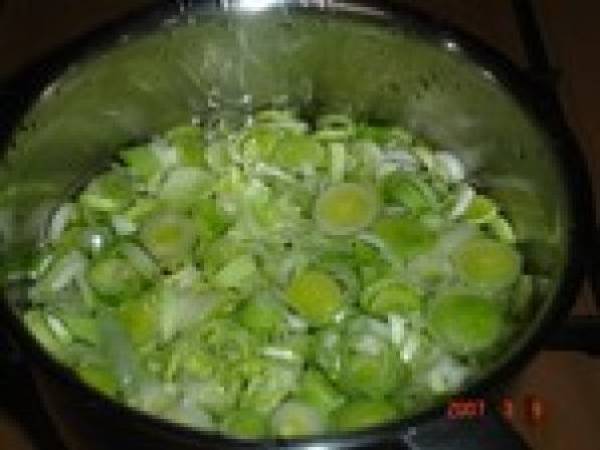 Potage aux poireaux à l'orange et crème - Préparation etape 2