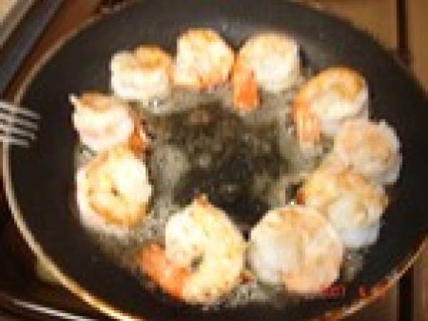 Assiette de salade légère aux scampis, pastèque et melon - Préparation etape 4